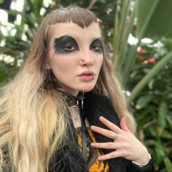 Meet your Posher, Sam - Picture 1 of 1